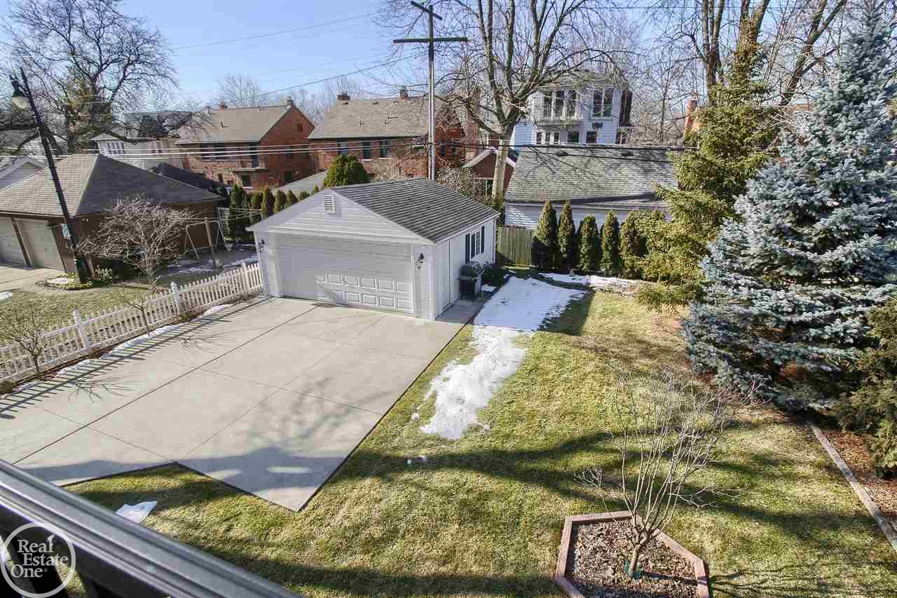 1327 Harvard Road Grosse Pointe, MI 48230 - Photo 34 of 35 50006460-33.JPG