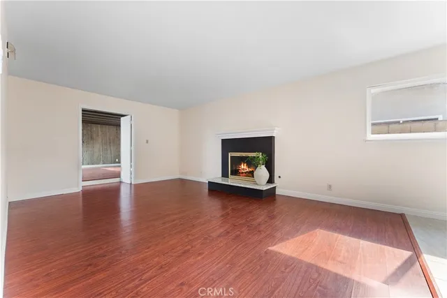 $1,275,000 | 16582 Lucia Lane, Huntington Beach, CA 92647