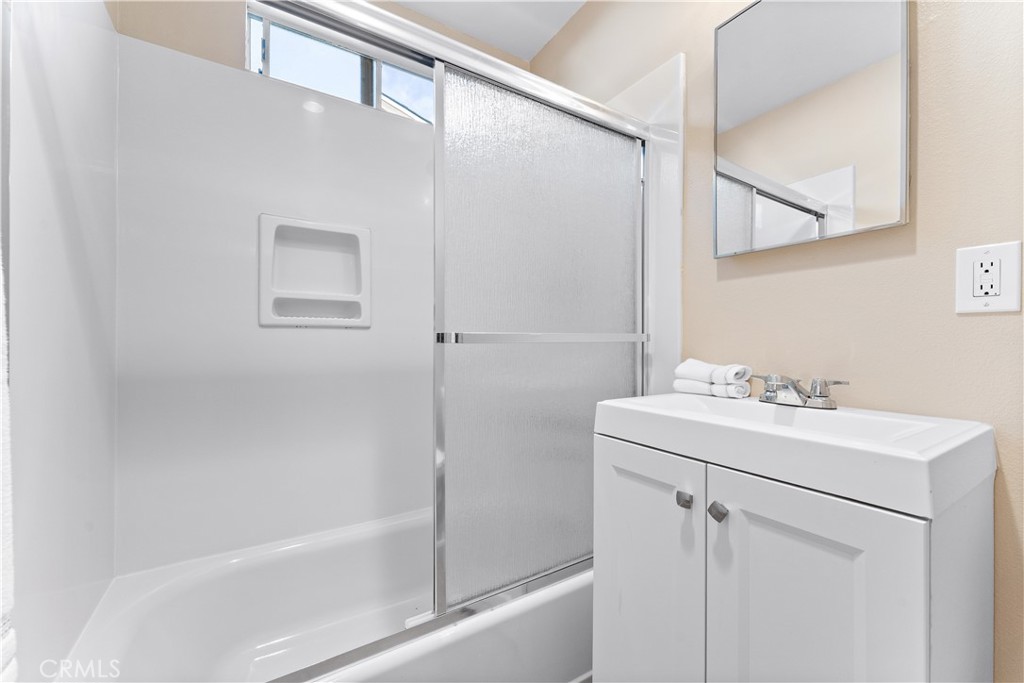 16582 Lucia Lane Huntington Beach, CA 92647 - Photo 19 of 46