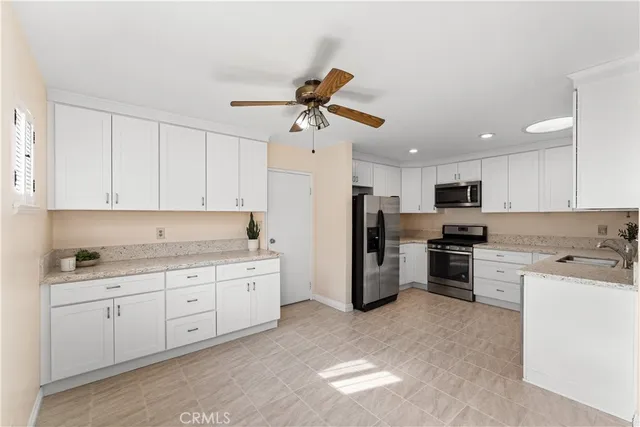 $1,275,000 | 16582 Lucia Lane, Huntington Beach, CA 92647