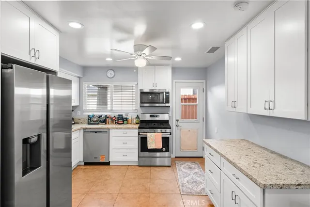 $1,275,000 | 16582 Lucia Lane, Huntington Beach, CA 92647