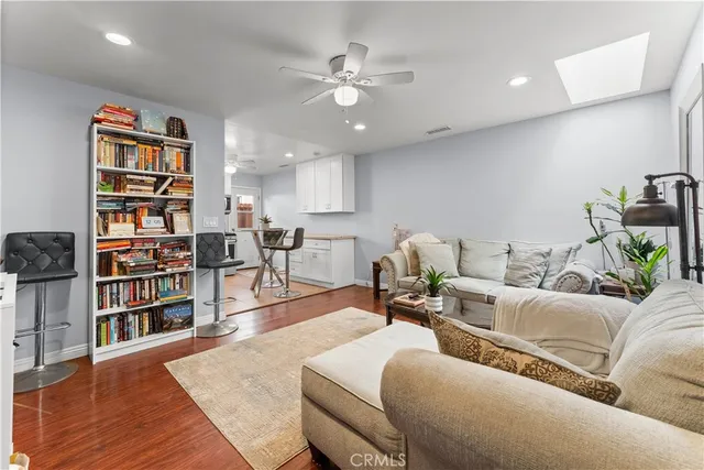 $1,275,000 | 16582 Lucia Lane, Huntington Beach, CA 92647