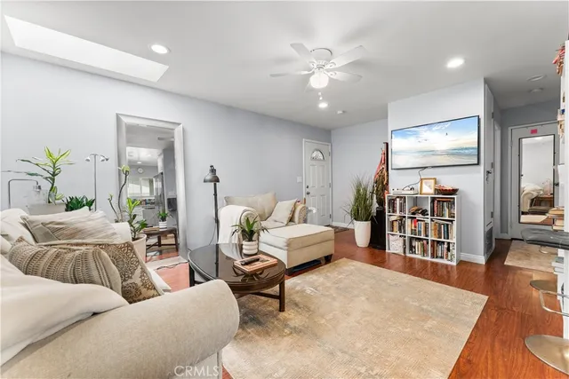 $1,275,000 | 16582 Lucia Lane, Huntington Beach, CA 92647