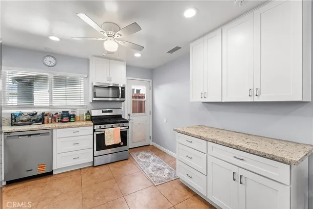 $1,275,000 | 16582 Lucia Lane, Huntington Beach, CA 92647