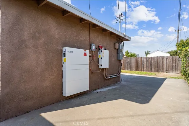 $1,275,000 | 16582 Lucia Lane, Huntington Beach, CA 92647