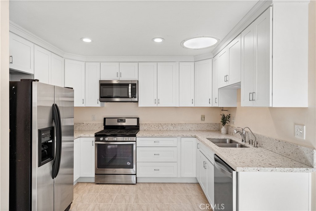 16582 Lucia Lane Huntington Beach, CA 92647 - Photo 7 of 46 Primary Home Kitchen