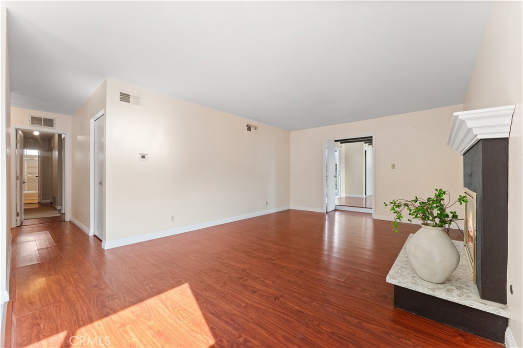 16582 Lucia Lane Huntington Beach, CA 92647 - Photo 9 of 46