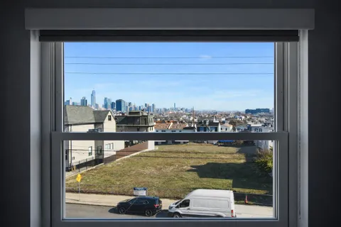 $3,400 | 335 Arlington Avenue, Unit 2, Jersey City, NJ 07304