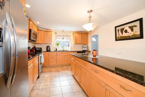 $425,000 | 193 Page Street, Lunenburg, MA 01462