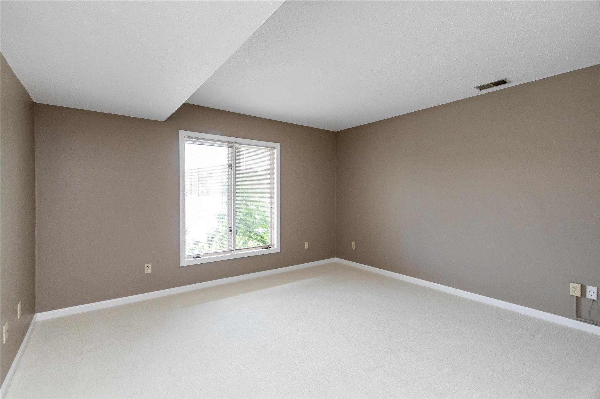 8455 Sand Point Way Indianapolis, IN 46240 - Photo 16 of 25