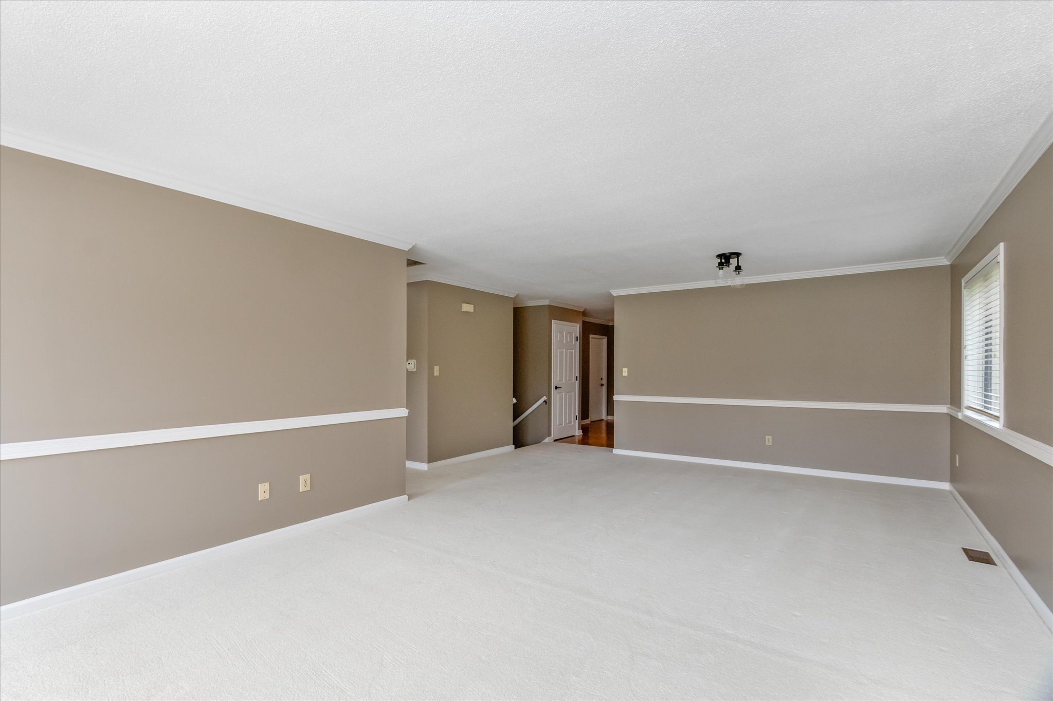 8455 Sand Point Way Indianapolis, IN 46240 - Photo 4 of 25