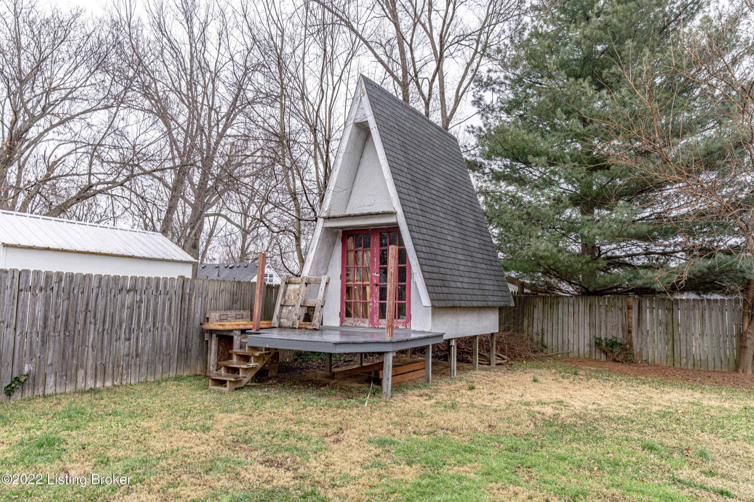 9221 Cornflower Road Louisville, KY 40272 - Photo 24 of 25 DSC03966