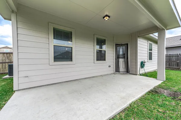 $2,100 | 7706 Joshua Stone Street, Houston, TX 77016