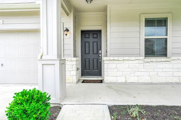 $2,100 | 7706 Joshua Stone Street, Houston, TX 77016