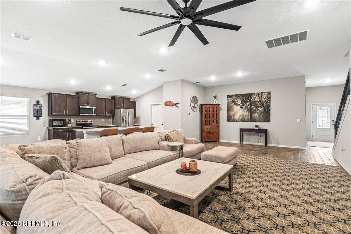 40 Pecan Rdg Court Jacksonville, FL 32218 - Photo 8 of 37 Great room