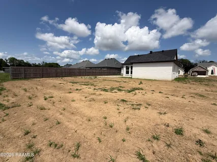 $389,860 | 104 Fountain Mdw Drive, Broussard, LA 70518