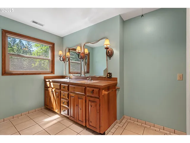 $800,000 | 67138 Hunter Road, Summerville, OR 97876