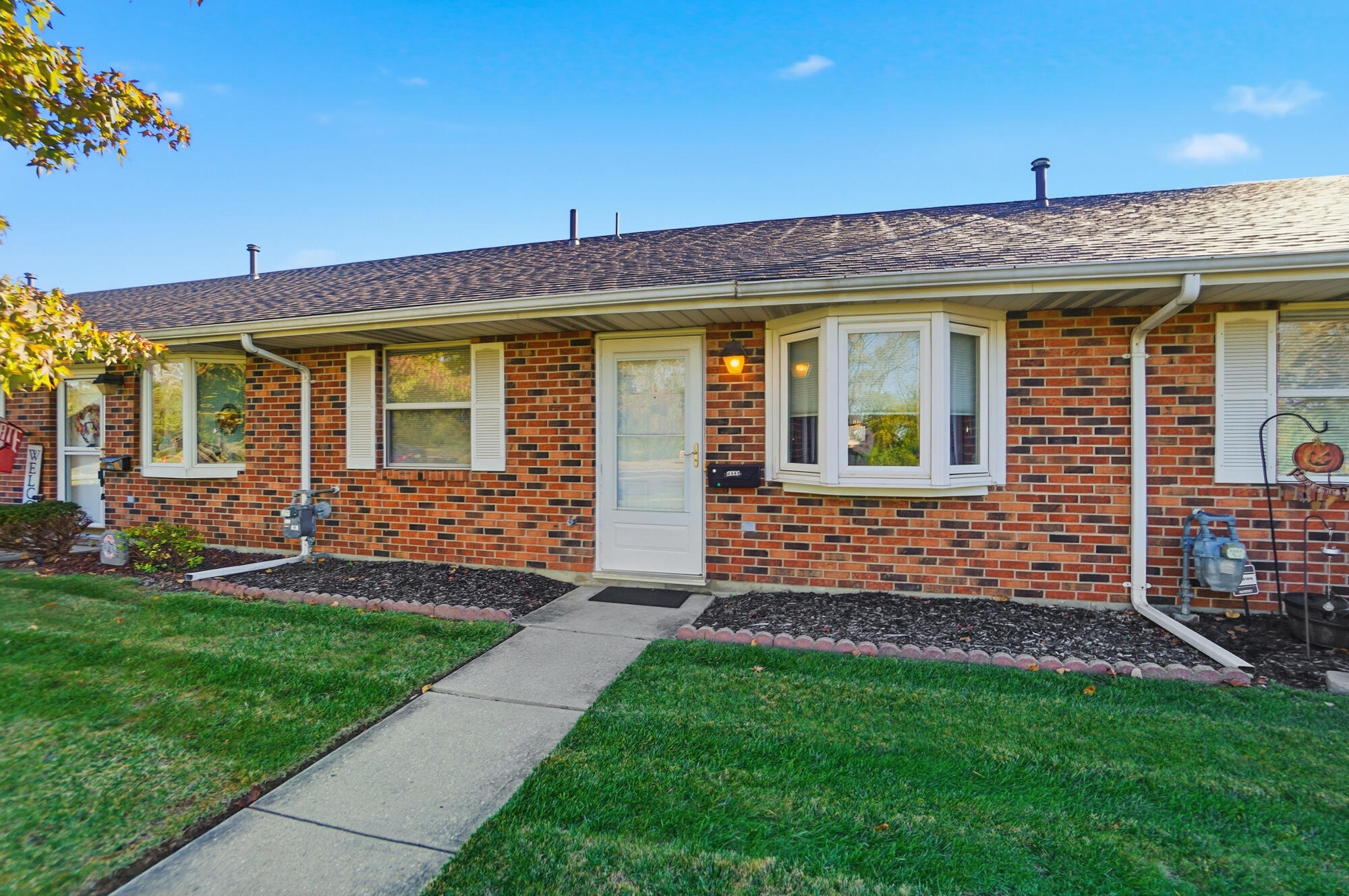 4446 Ridgewood Road East Springfield, OH 45503 - Photo 3 of 31