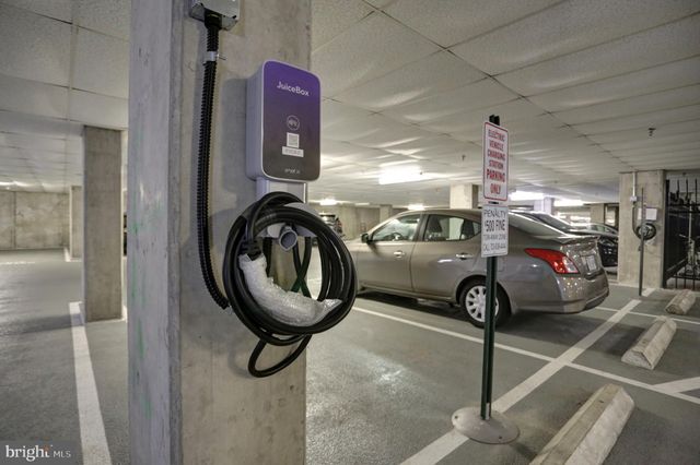 $620,000 | 525 North Fayette Street, Unit 518, Alexandria, VA 22314