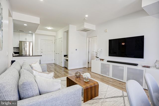 $620,000 | 525 North Fayette Street, Unit 518, Alexandria, VA 22314