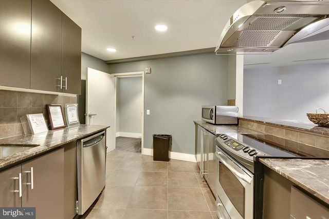 $620,000 | 525 North Fayette Street, Unit 518, Alexandria, VA 22314