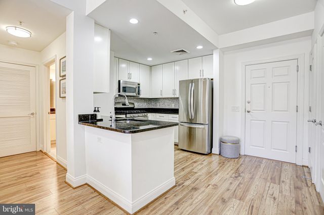 $620,000 | 525 North Fayette Street, Unit 518, Alexandria, VA 22314