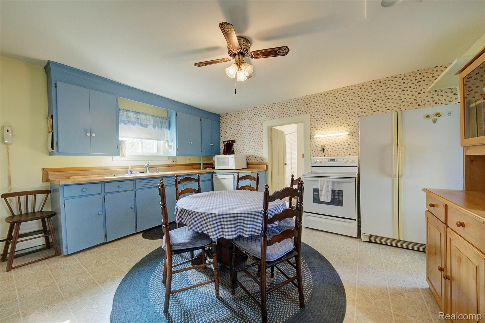 50025 Geddes Road Canton, MI 48188 - Photo 17 of 48 17 Kitchen.jpg