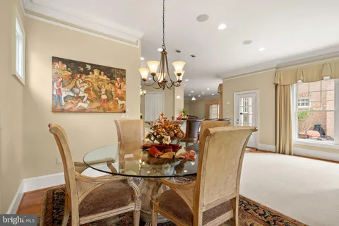 $2,400,000 | 7212 Farm Meadow Court, McLean, VA 22101