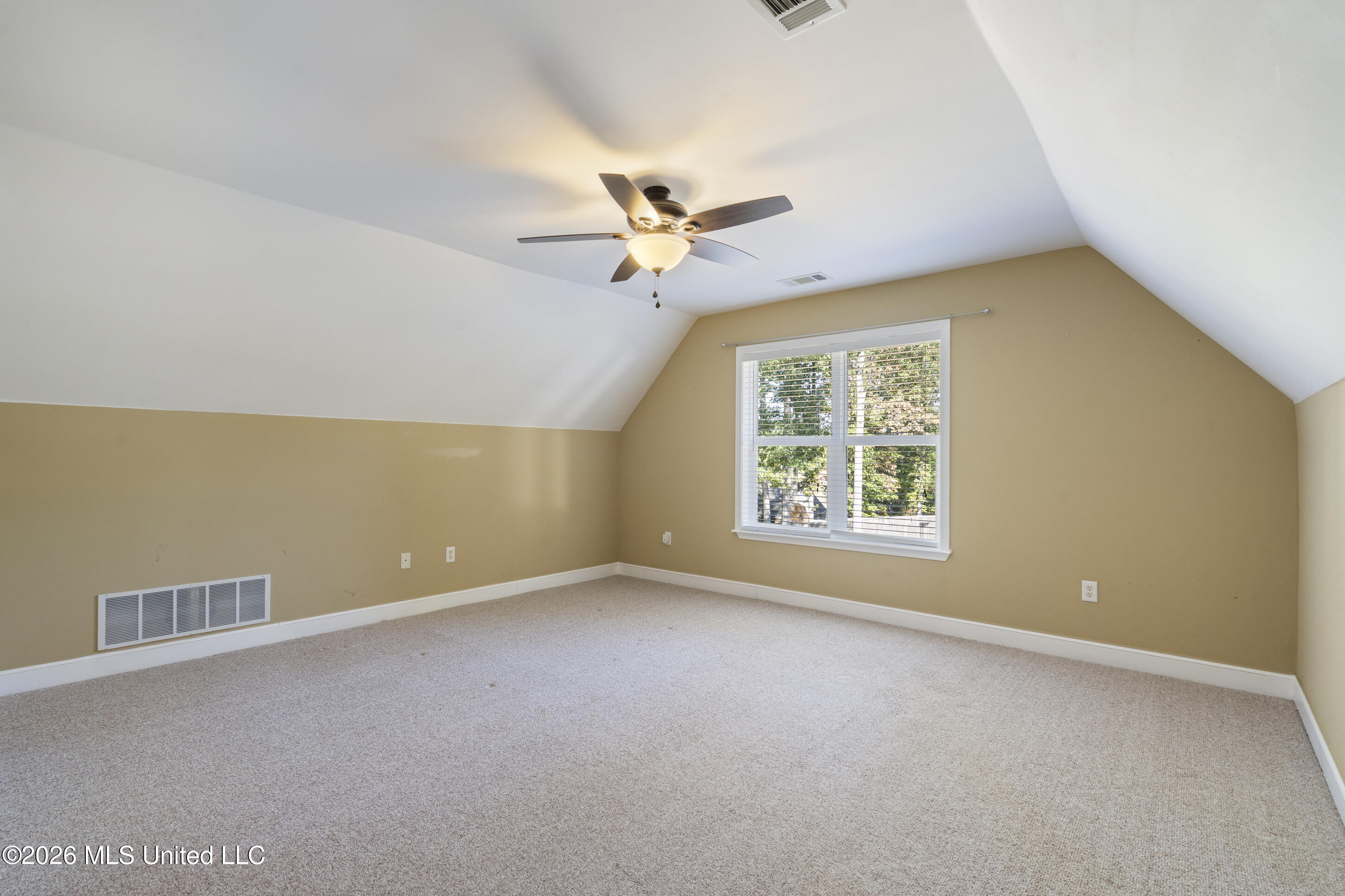 2138 College Road Southaven, MS 38672 - Photo 37 of 42 Upstairs Bedroom
