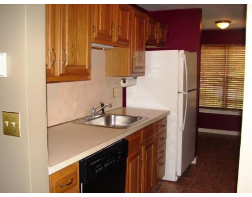 504 Ridgefield Circle, Unit B Clinton, MA 01510 - Photo 2 of 8 Gallery Image 2