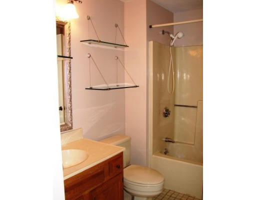 504 Ridgefield Circle, Unit B Clinton, MA 01510 - Photo 8 of 8 Gallery Image 8