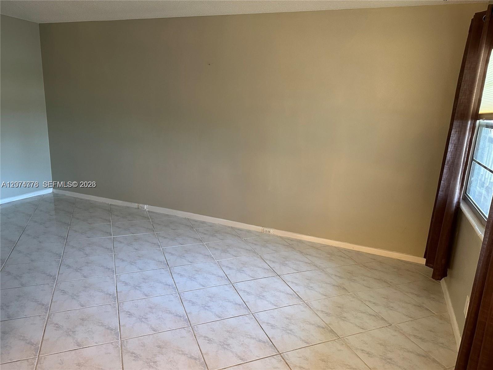 2027 Hythe B, Unit 2027 Boca Raton, FL 33434 - Photo 6 of 13 Gallery Image 6