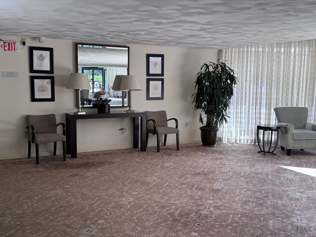 404 Paradise Road, Unit 1P Swampscott, MA 01907 - Photo 5 of 35
