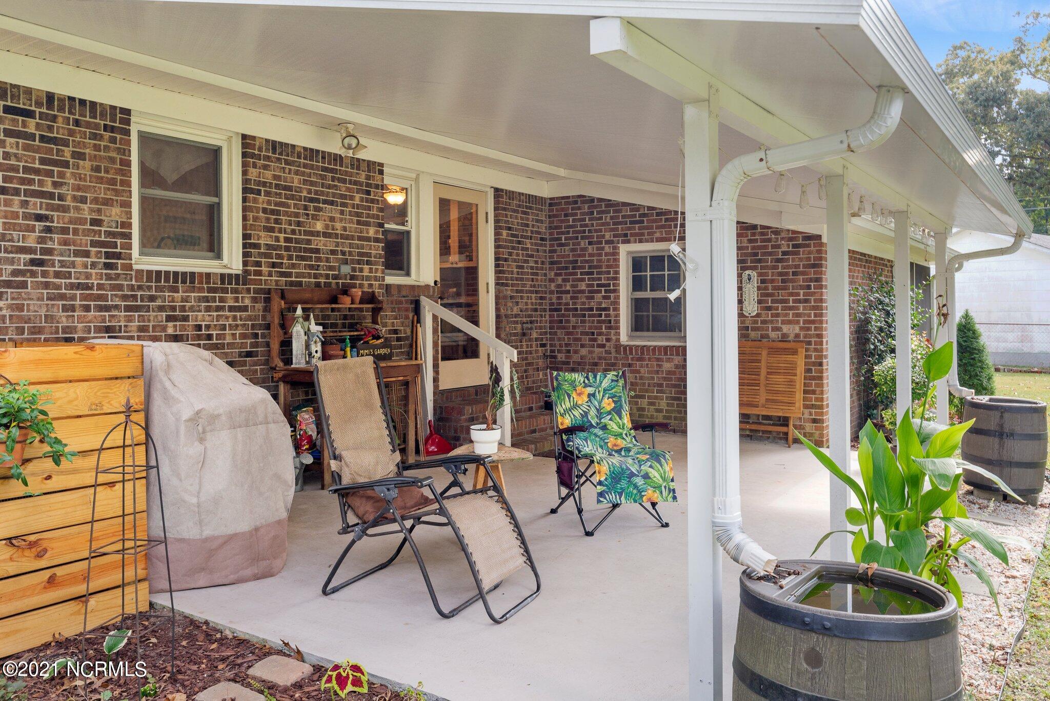 503 River Road Trent Woods, NC 28562 - Photo 4 of 45 Back Porch