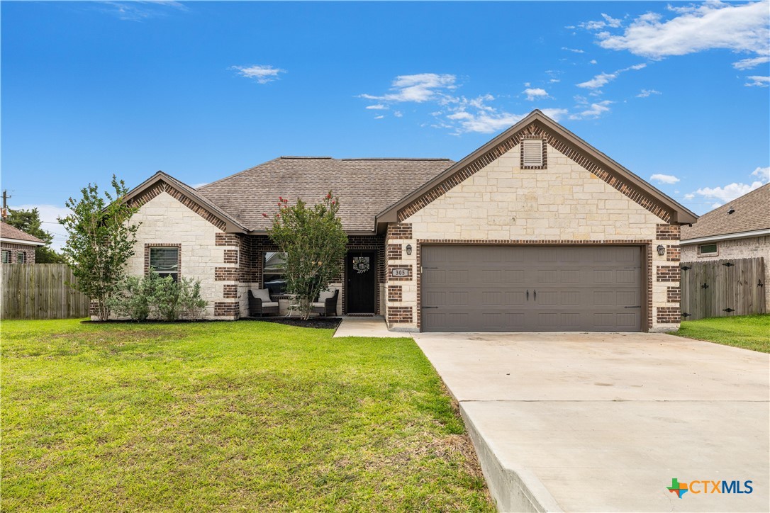 305 Blue Jay Loop Victoria, TX 77905 - Photo 1 of 28