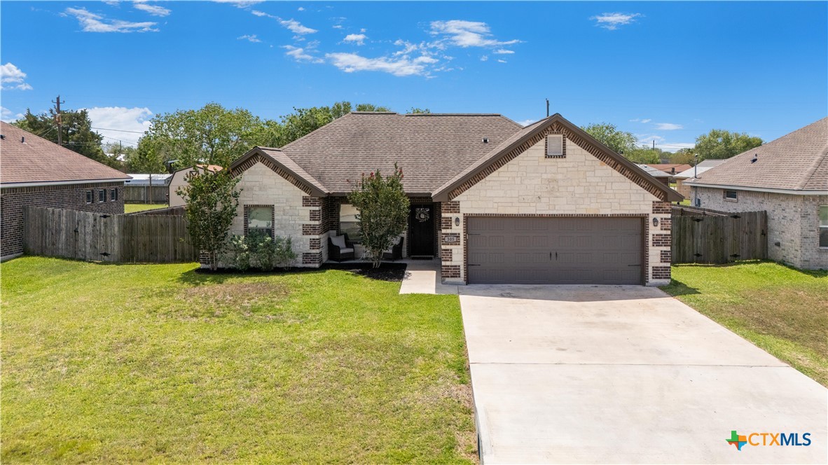 305 Blue Jay Loop Victoria, TX 77905 - Photo 2 of 28