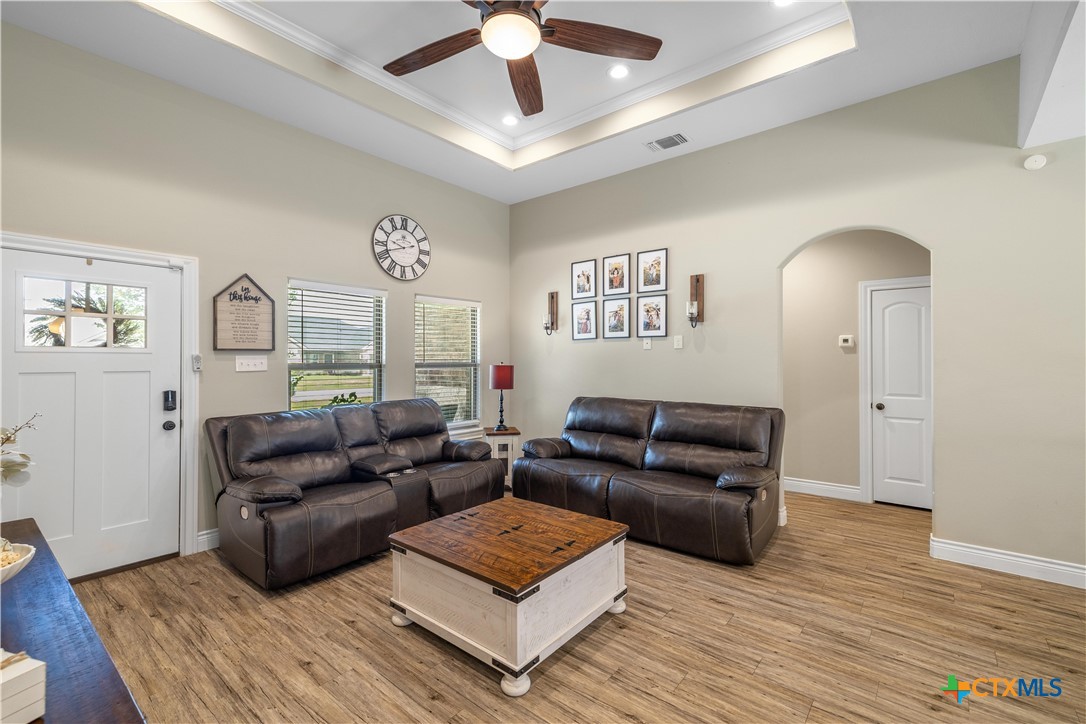 305 Blue Jay Loop Victoria, TX 77905 - Photo 3 of 28