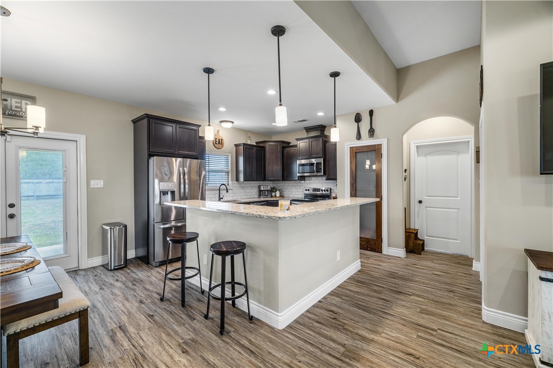 305 Blue Jay Loop Victoria, TX 77905 - Photo 5 of 28