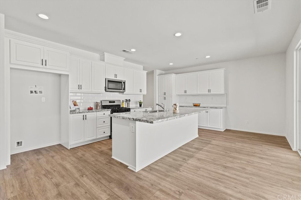 24472 Plainsman Circle Menifee, CA 92584 - Photo 22 of 35