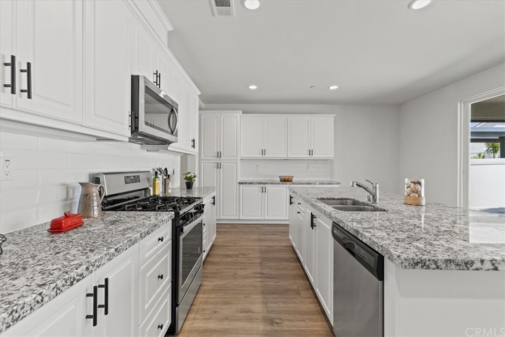 24472 Plainsman Circle Menifee, CA 92584 - Photo 25 of 35