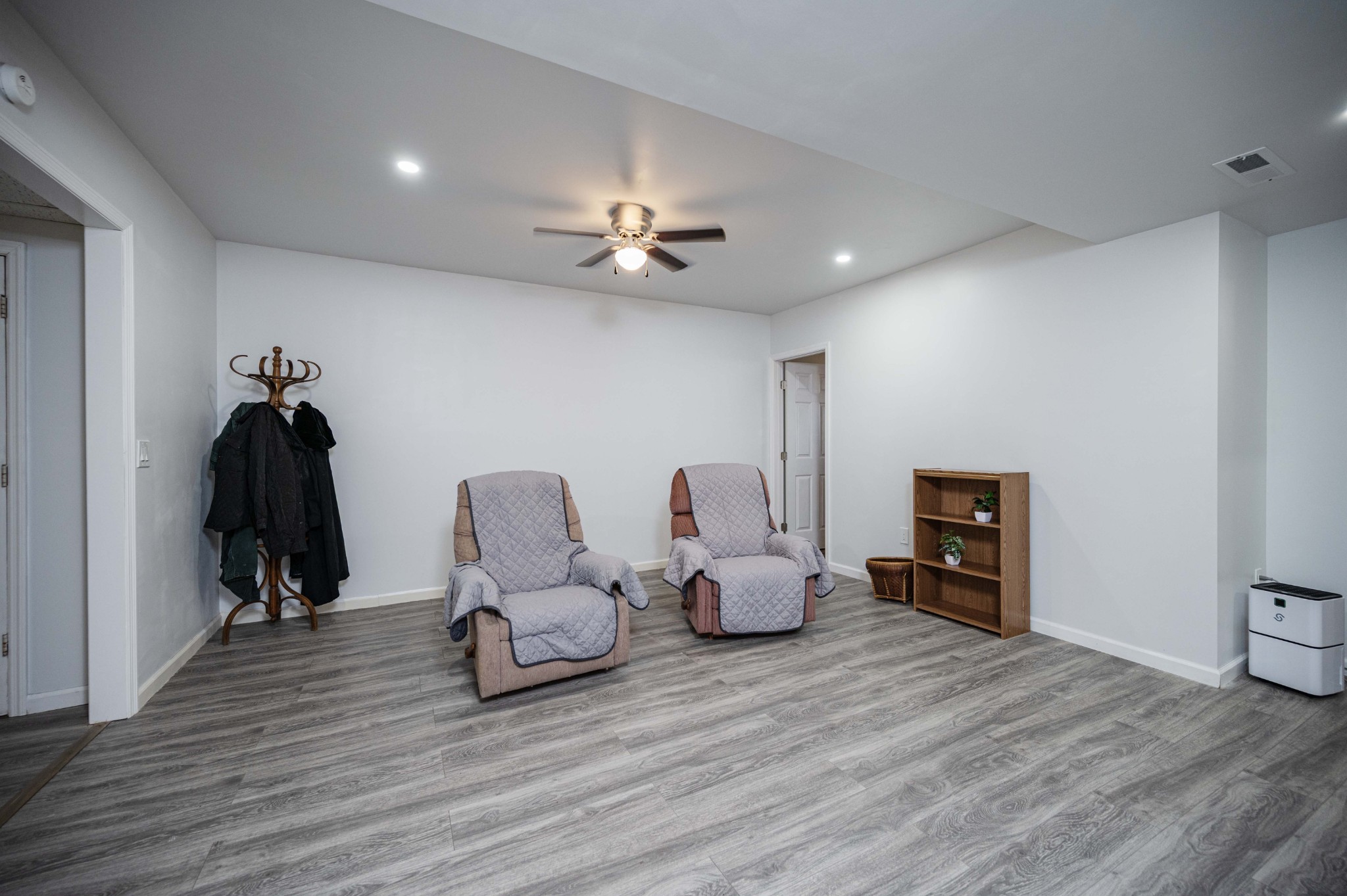 145 Crenshaw Road Bethpage, TN 37022 - Photo 22 of 44 a living room with furniture