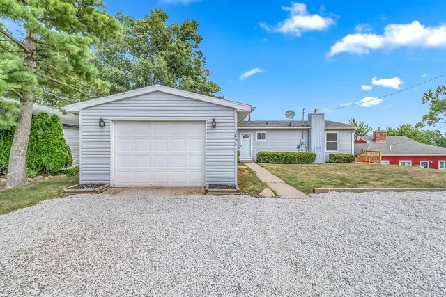 $365,000 | 13854 Emens Drive, Hudson, MI 49247