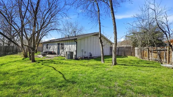 $1,750 | 5701 Claystone Cove, Austin, TX 78744