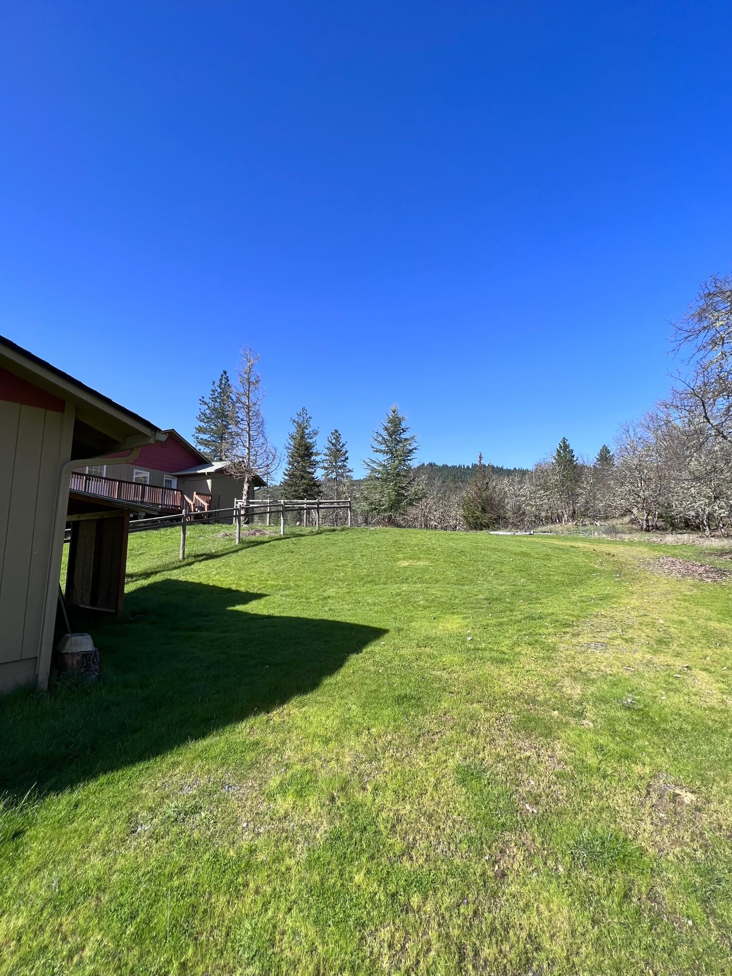 5525 Tunnel Loop Road Grants Pass, OR 97526 - Photo 57 of 65 51