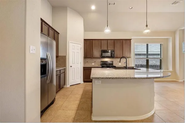 $2,200 | 608 Loma Cedro Bend, Leander, TX 78641