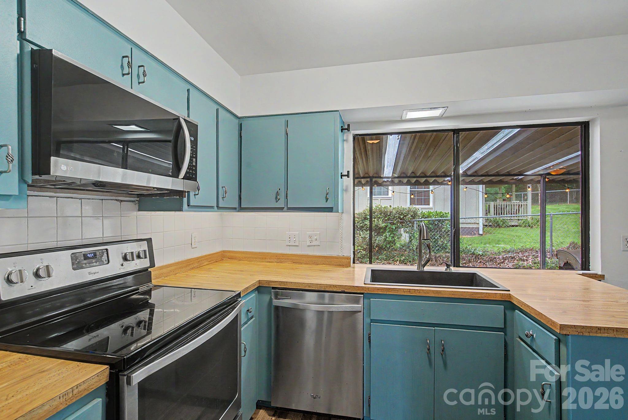 21 Glen Meadows Road Arden, NC 28704 - Photo 11 of 35