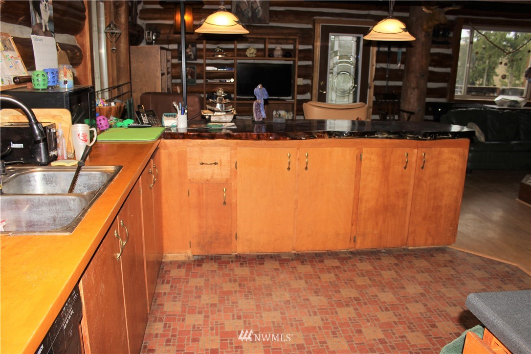 12625 211th Avenue Southwest Rochester, WA 98579 - Photo 10 of 40