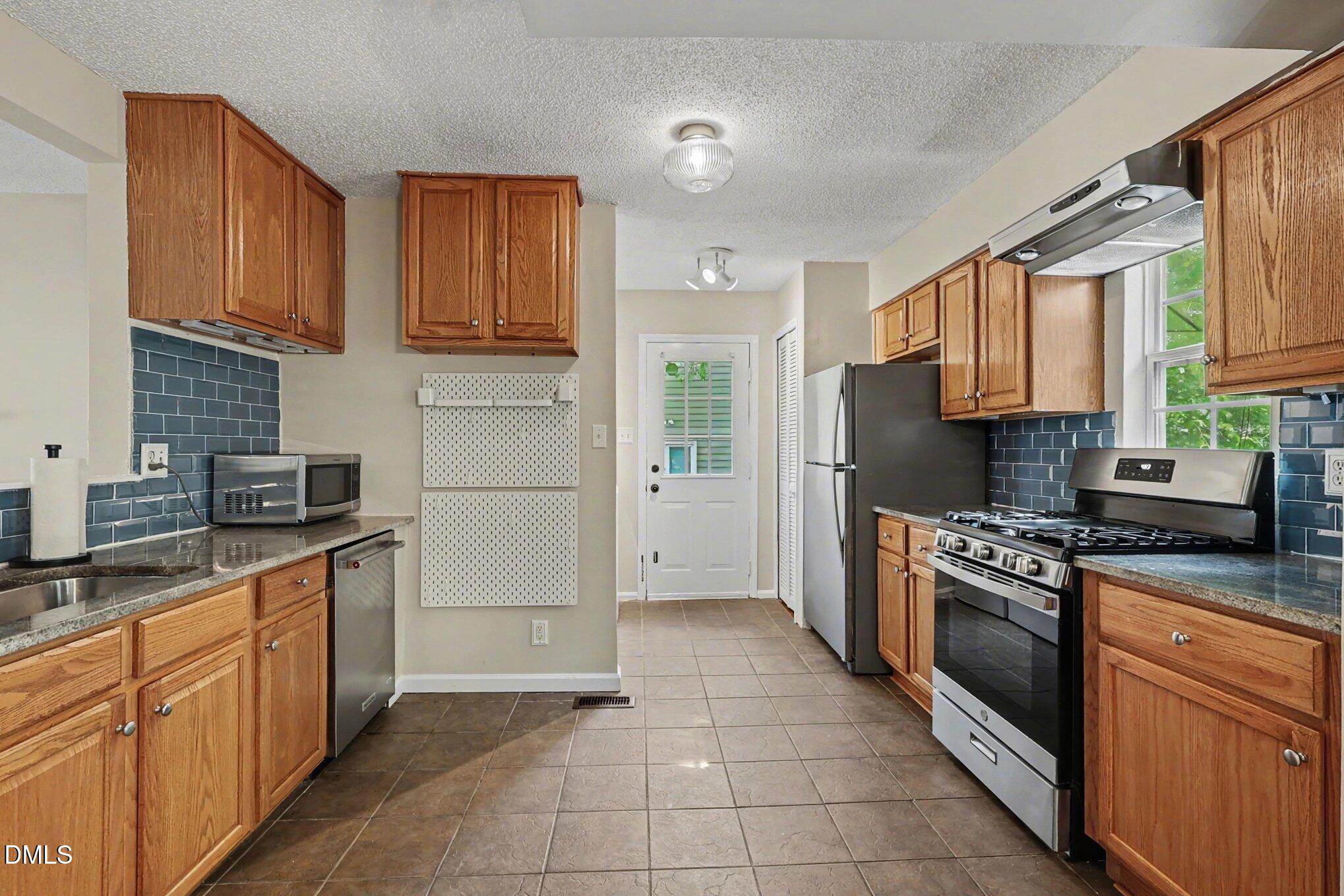 4009 Olde Coach Road Durham, NC 27707 - Photo 13 of 31 013_file_7487