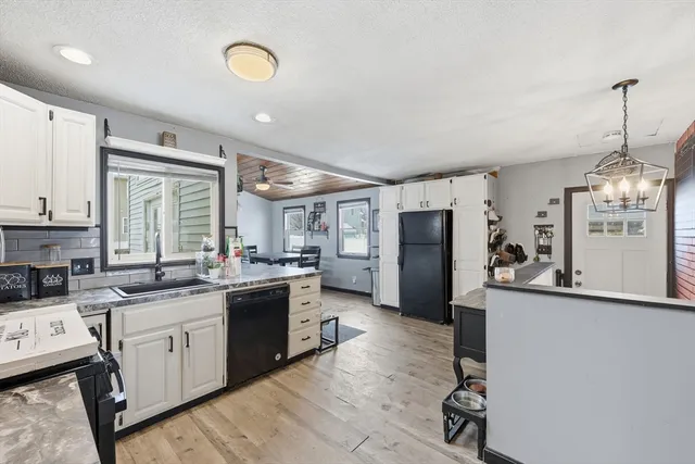 $284,900 | 130 Spear Road, Springfield, MA 01119