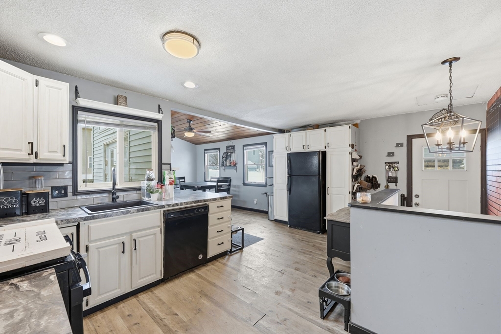 130 Spear Road Springfield, MA 01119 - Photo 8 of 34 Gallery Image 8